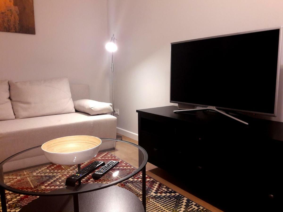 דירות ורשה Modern & Quiet In Royal Wilanow With Netflix מראה חיצוני תמונה