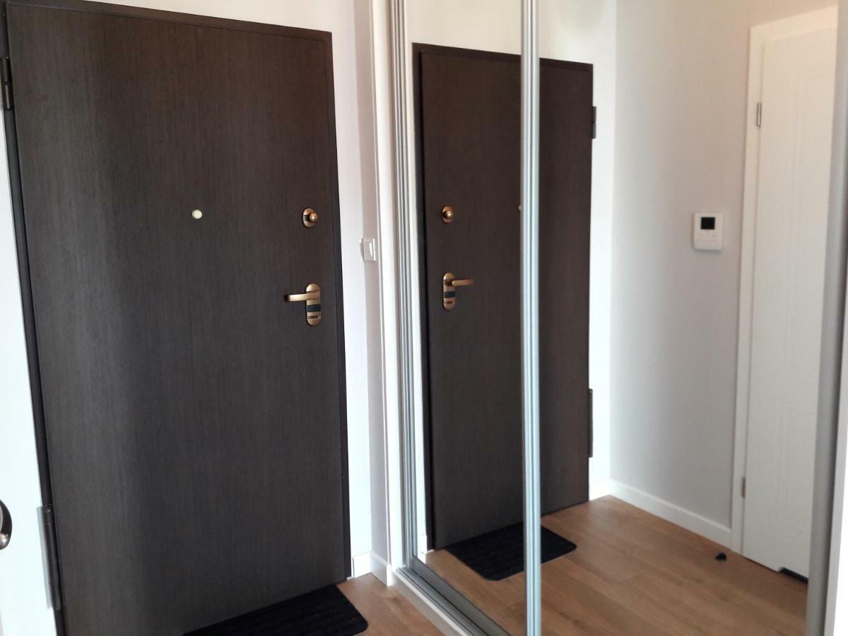דירות ורשה Modern & Quiet In Royal Wilanow With Netflix מראה חיצוני תמונה
